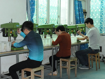 叶轮盒打孔车间2